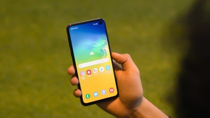 samsung galaxy s10e ph 6 | What to do if your smartphone still hasn't received the Android 10 update